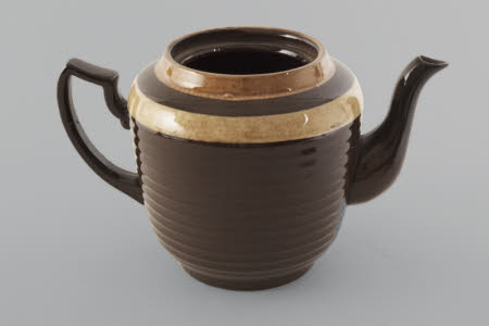 Tea pot