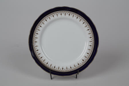 Side plate