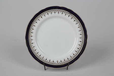 Side plate