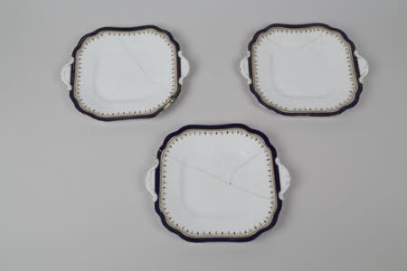 Serving tray