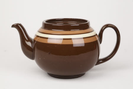 Tea pot