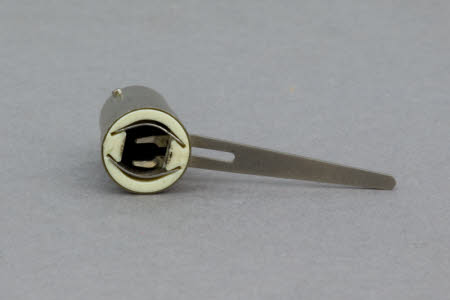 Flash bulb holder