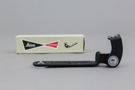 A Leica Ctoom mounting bracket for a Leica camera
