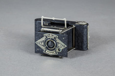 Ensign Midget Model 33 miniature folding rollfilm camera by Houghton-Butcher.