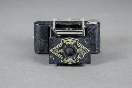Ensign Midget Model 33 miniature folding rollfilm camera by Houghton-Butcher.
