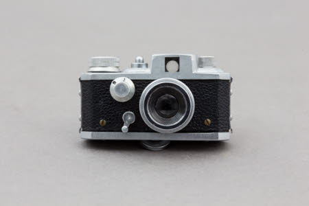 Kiku, Model II sub-miniature camera.