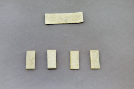 5 pieces of white felt.