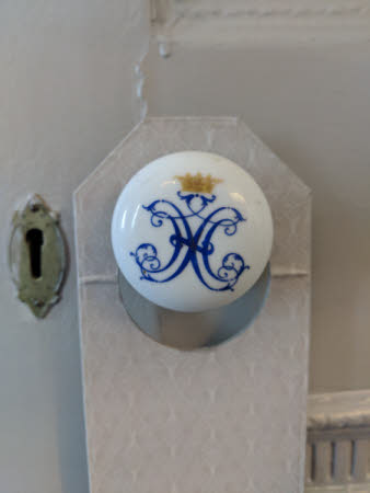 Door knob