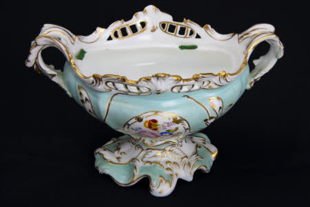 Sauce tureen