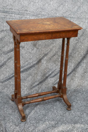 Jardiniere stand