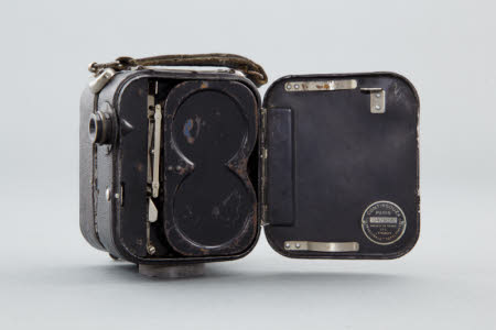 A Pathe Baby 9.5mm cine camera. 1524761 | National Trust Collections