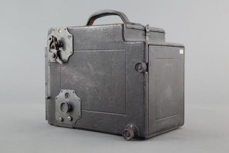 Folmer & Schwing RB Auto Graflex 3 1/4 x 4 1/4" single lens reflex camera, with a Voigtlander ...