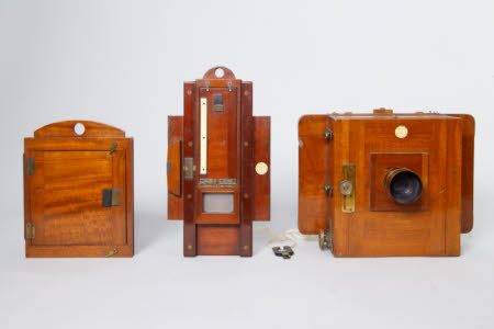 City Sale & Exchange half plate size studio camera, Dallmeyer portrait lens, two sizes of repeating ...