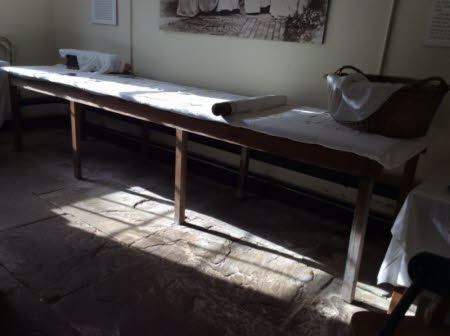 Laundry table