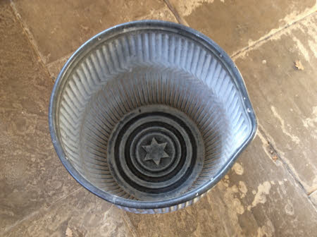 Dolly tub