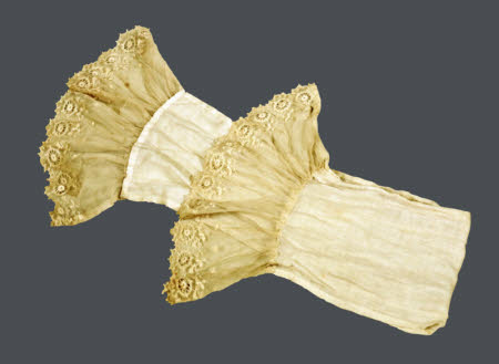Lady's cravat