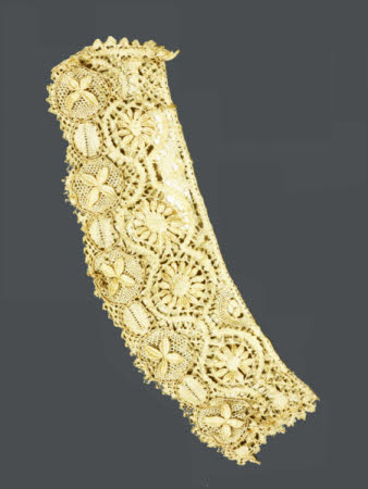 Lace cuff