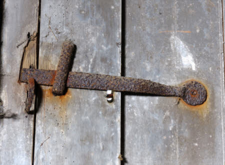 Door latch