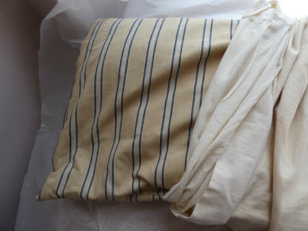 Bolster cushion