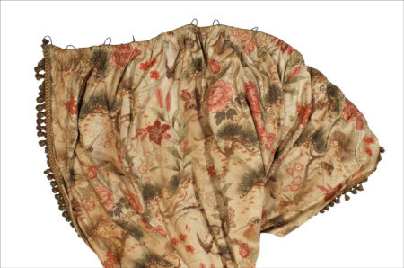 Curtains and pelmets
