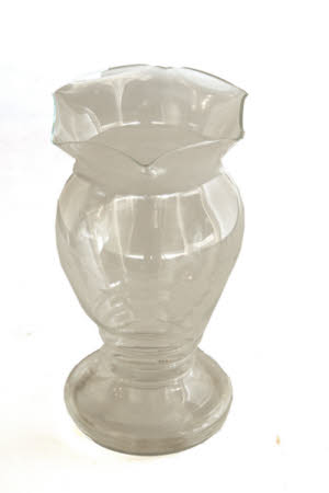 Pedestal vase
