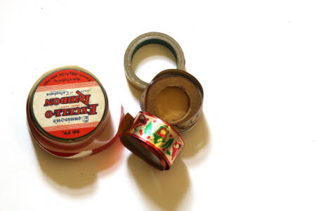 Gift tape