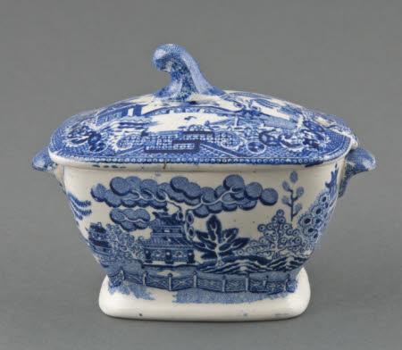 Miniature dinner service