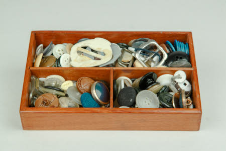 Box tray