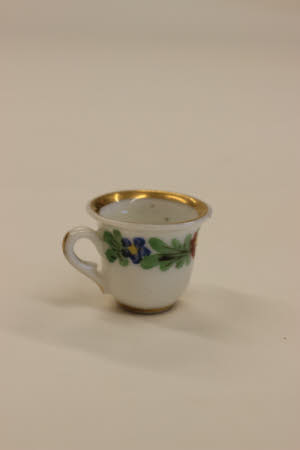 Doll's house cup